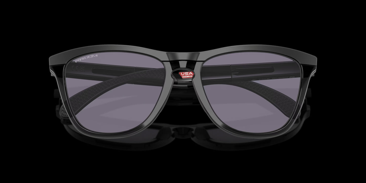 Exchange Sun Matte Black w/ Prizm Black Polarized Injected