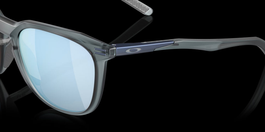 THURSO MATTE CRYSTAL BLACK w/ PRIZM DEEP WATER POLAR INJECTED MAN SUNGLASS 0OO9286 928605
